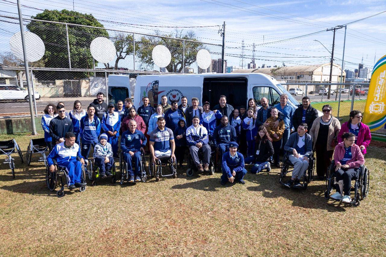 Paradesporto de Cascavel recebe van adaptada com apoio do deputado Gugu Bueno